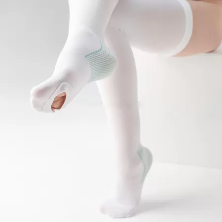 Чулки антиэмболические 2кк 22-32 мм рт.ст. Тривес TK.233E 