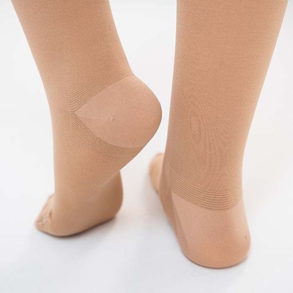 Чулки компрессионные Evolution ТК.931 унисекс 2 класс компрессии с закрытым носком и гладкой резинкой цвет бежевый