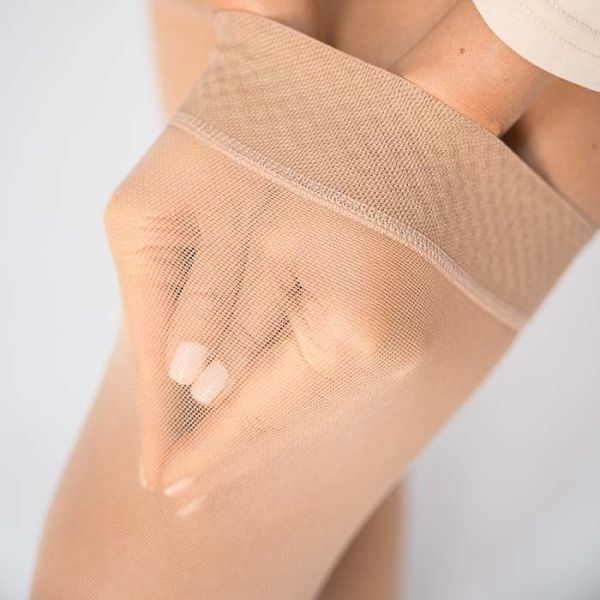 Чулки компрессионные Evolution ТК.931 унисекс 2 класс компрессии с закрытым носком и гладкой резинкой на широкое бедро цвет бежевый